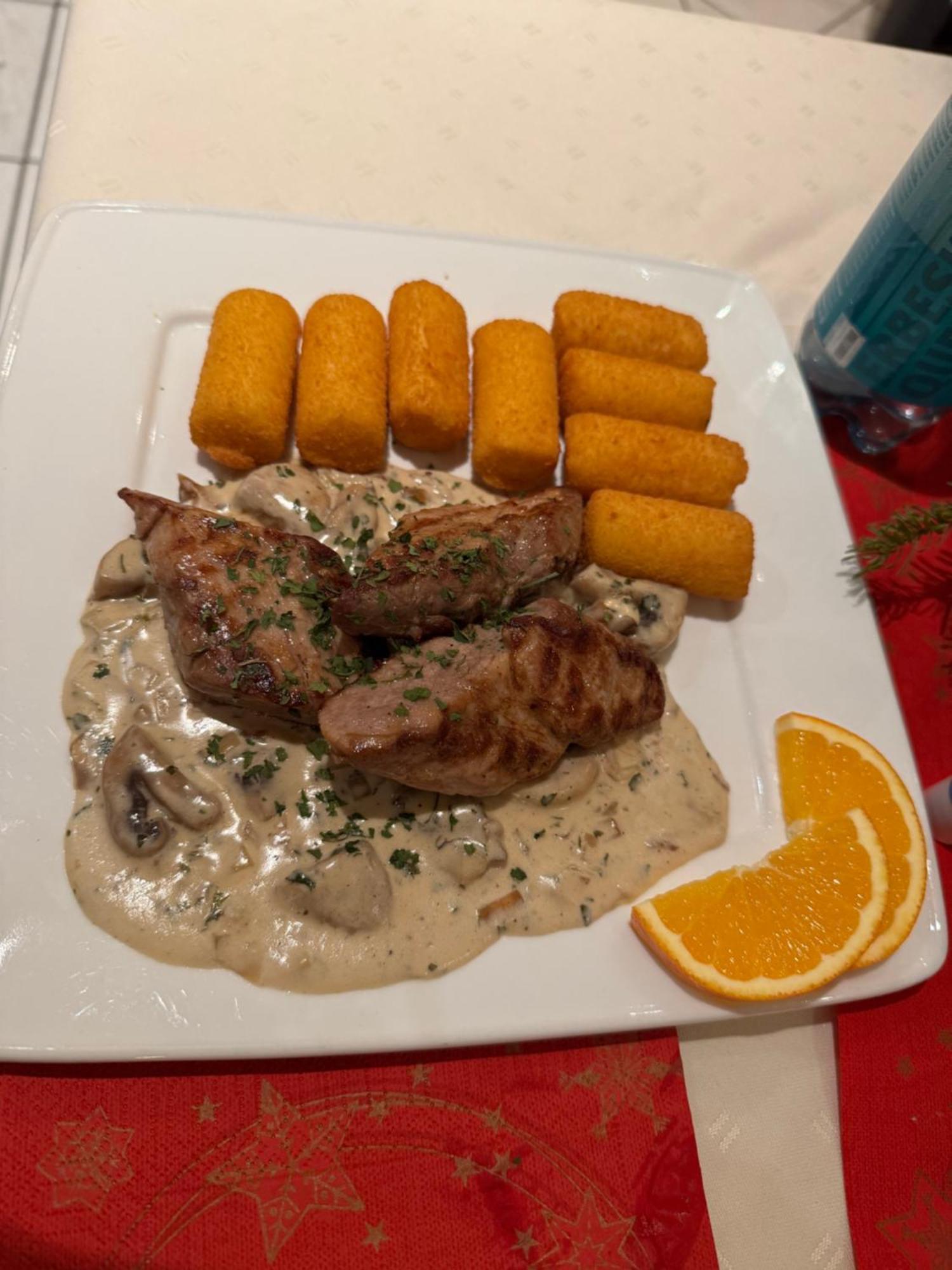 Hotel-Restaurant Christine Lubz Bagian luar foto